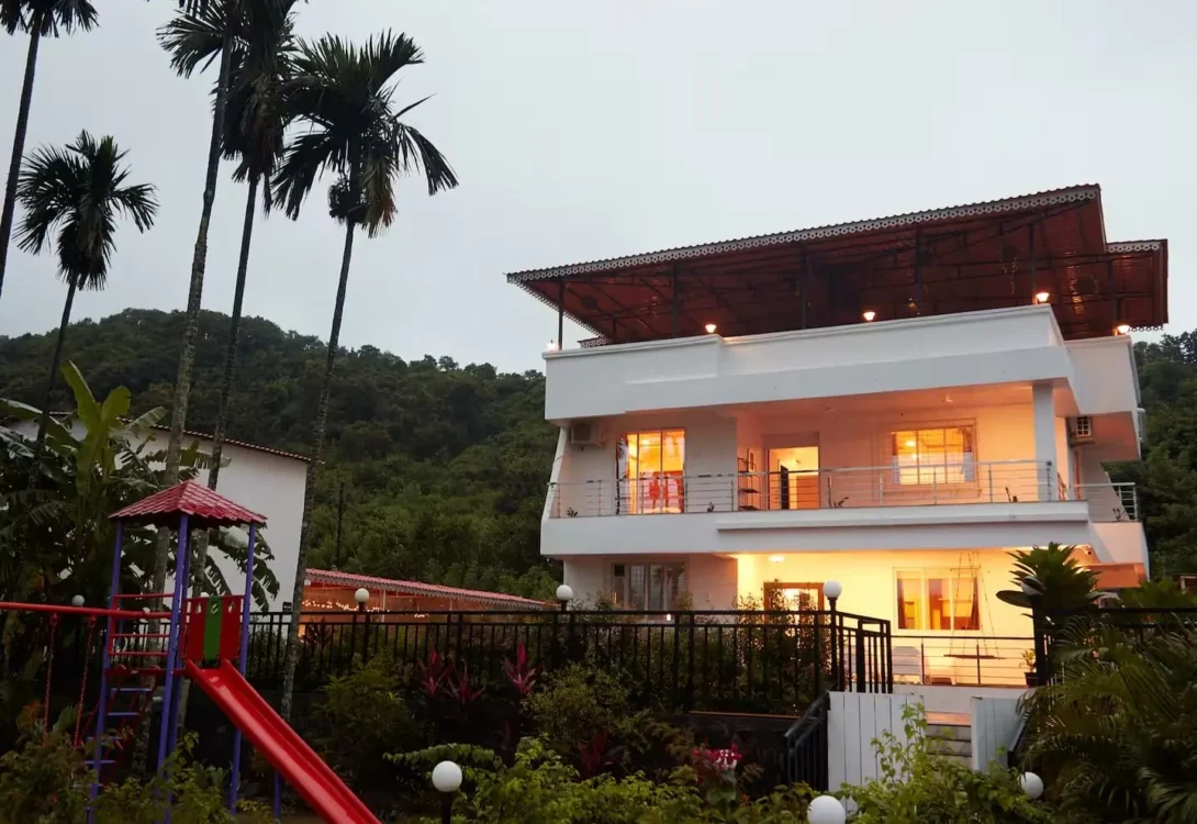 Open-layout pet-friendly zones