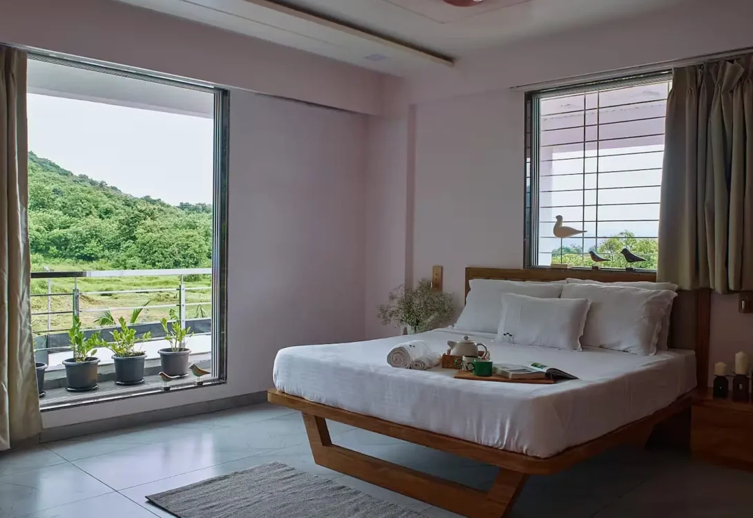 Room temperature settings for pet comfort