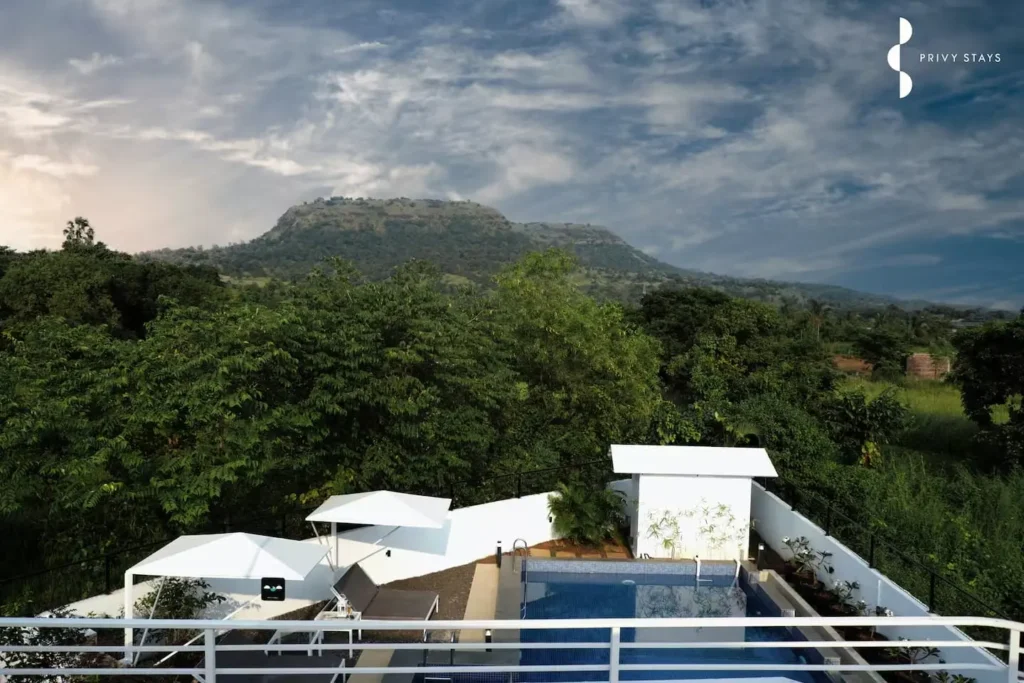 Scenic valley-edge villa stay