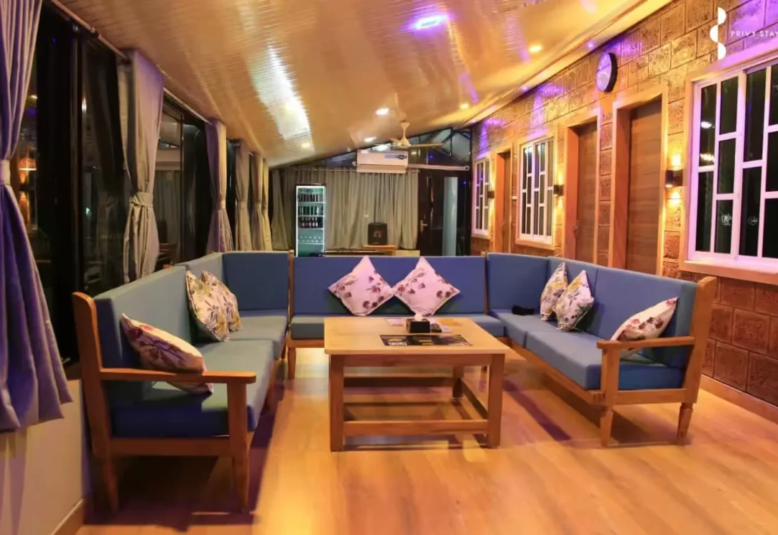 Walkable distance to secluded beach